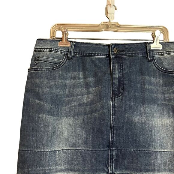 G.H. Bass &‎ co denim skirt. Size 14 - Picture 2 of 7